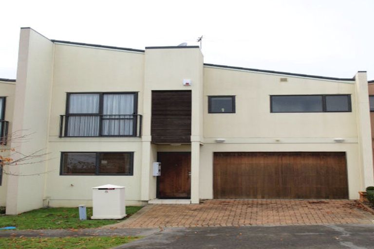 Photo of property in 8 Puma Drive, Golflands, Auckland, 2013