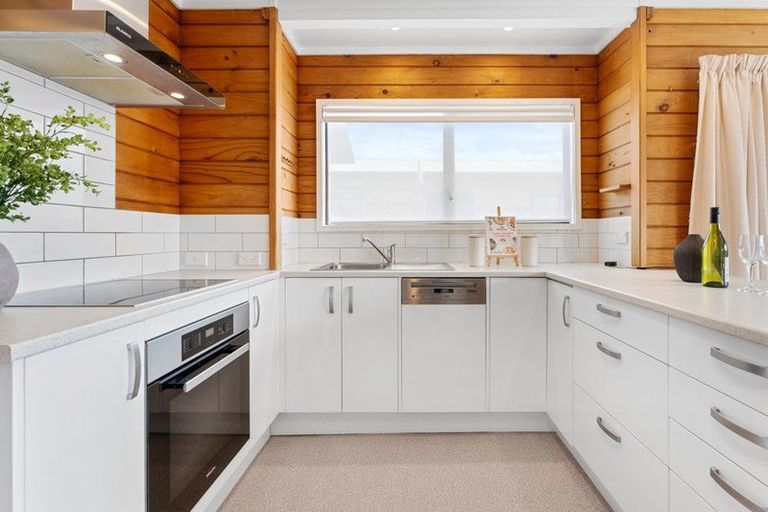 Photo of property in 34a Hatton Road, Orewa, 0931