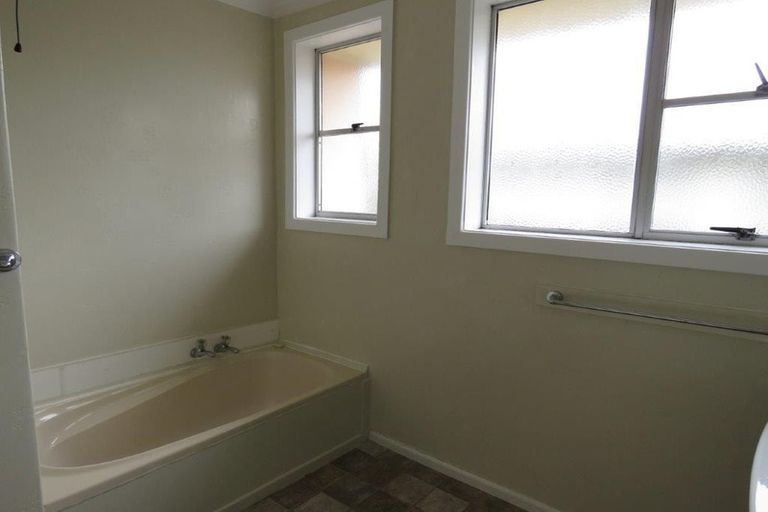 Photo of property in 74 Forfar Crescent, Rockdale, Invercargill, 9812