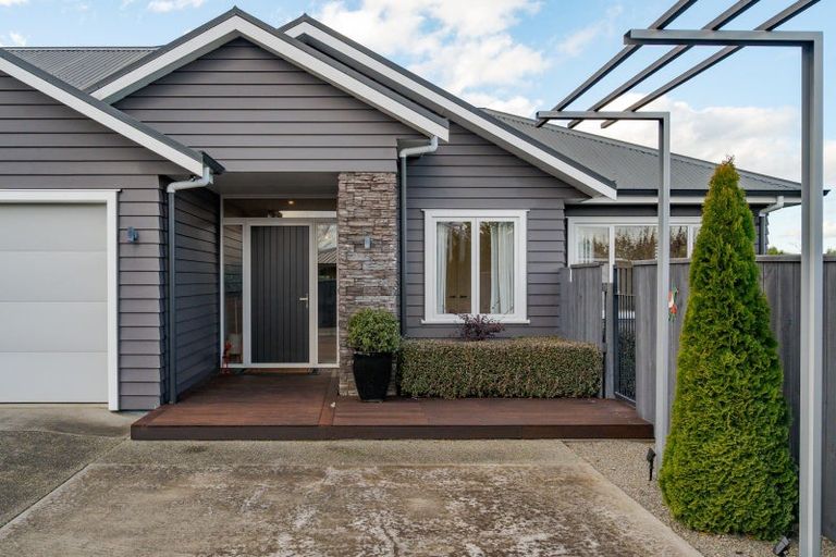Photo of property in 27 Mill Grove, Clareville, Carterton, 5713
