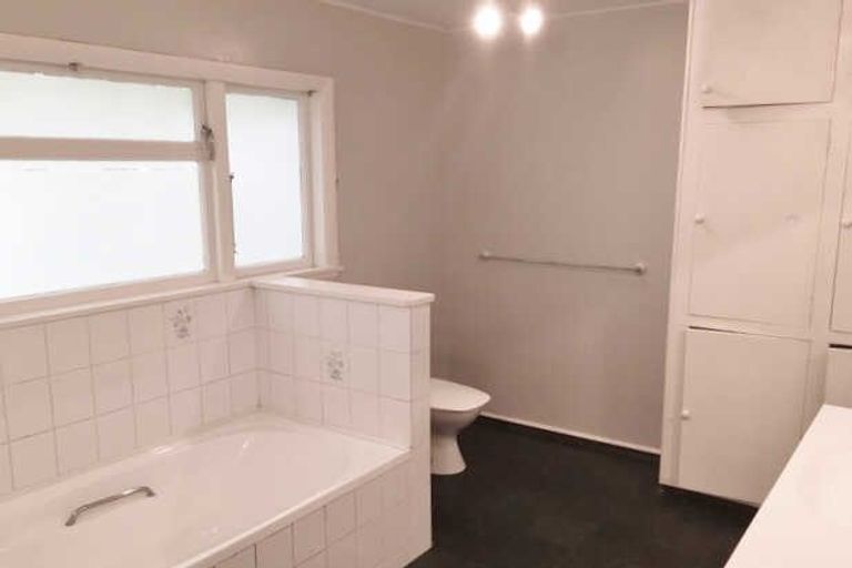 Photo of property in 138 Hamilton Avenue, Ilam, Christchurch, 8041