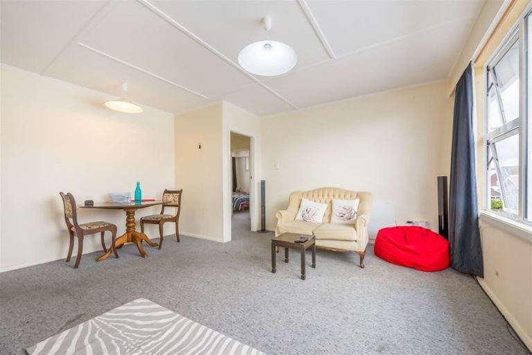 Photo of property in 2/12 Tama Street, Alicetown, Lower Hutt, 5010