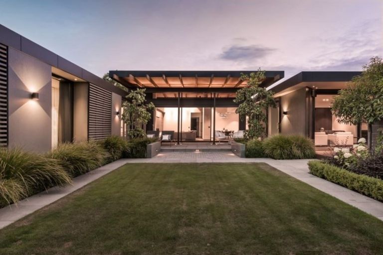 Photo of property in 138a Fendalton Road, Fendalton, Christchurch, 8052