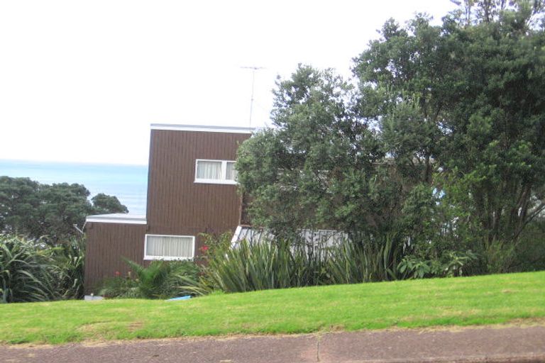 Photo of property in 17 Glenelg Road, Red Beach, 0932