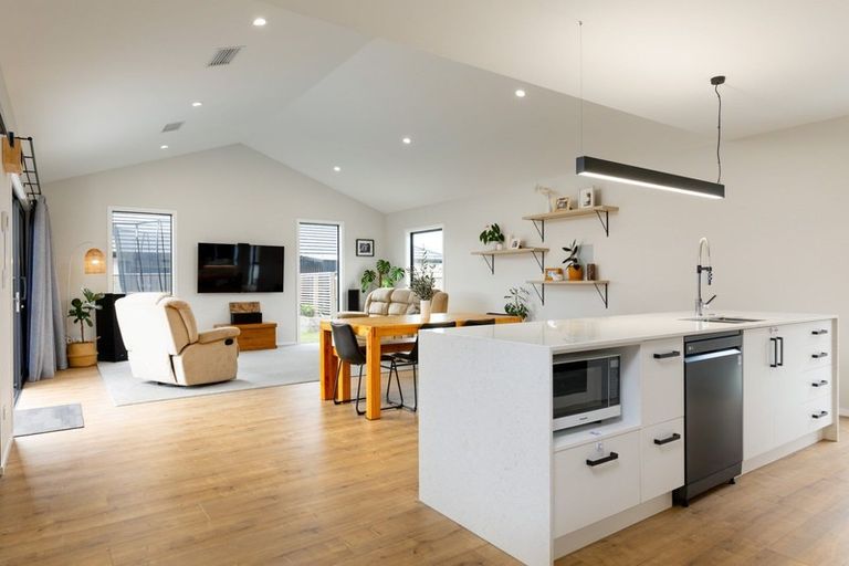 Photo of property in 24 Catalina Crescent, Burleigh, Blenheim, 7201