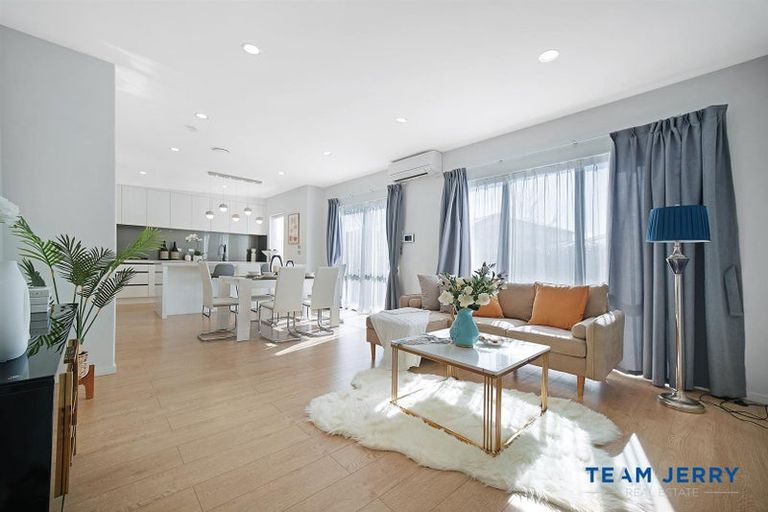 Photo of property in 76 Donegal Park Drive, Flat Bush, Auckland, 2019