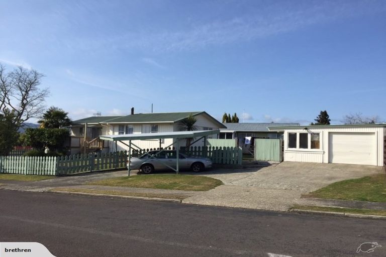 Photo of property in 2 Garnet Place, Pukehangi, Rotorua, 3015