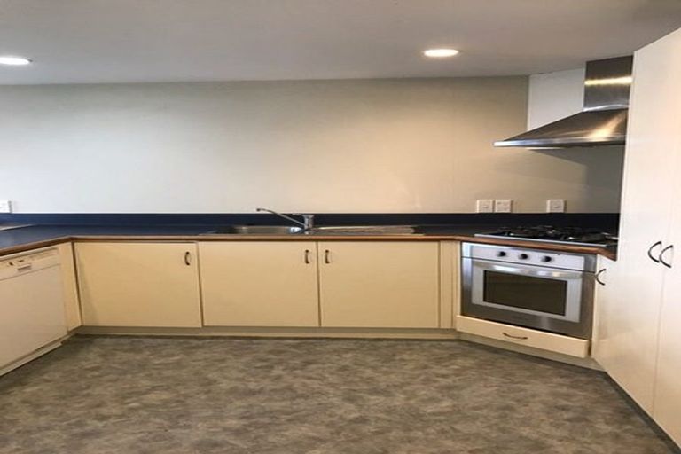 Photo of property in 63 Palliser Road, Roseneath, Wellington, 6011