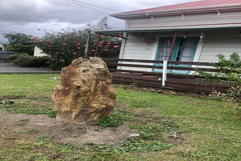 Photo of property in 18 Dunstan Street, Otaki, 5512