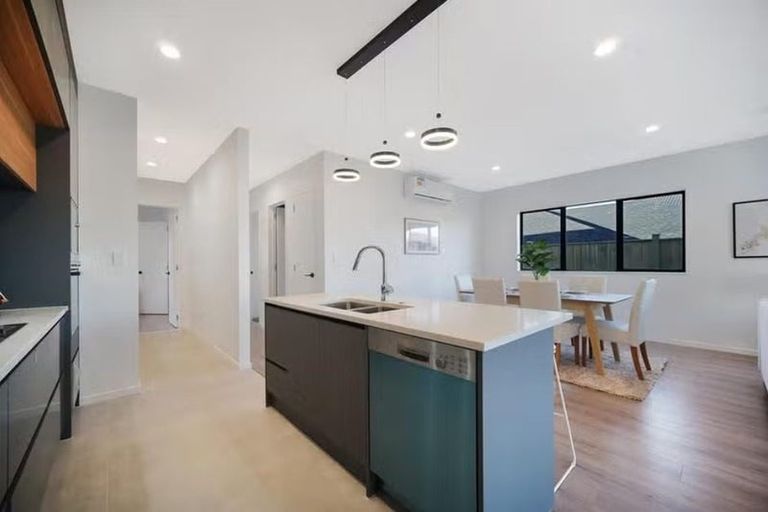 Photo of property in 30 Cloonlyon Drive, Flat Bush, Auckland, 2019