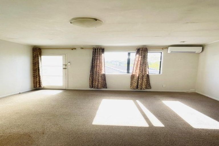 Photo of property in 1/26 Ludlow Terrace, Totara Vale, Auckland, 0627