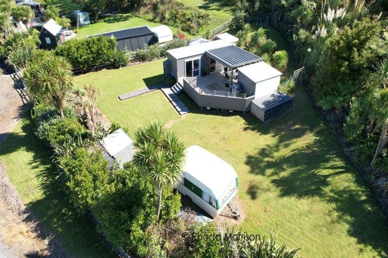 Photo of property in 76 Komiti Road, Tinopai, 0593