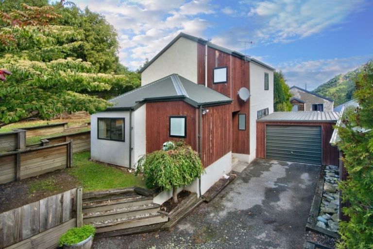 Photo of property in 16b Watts Road, Fernhill, Queenstown, 9300
