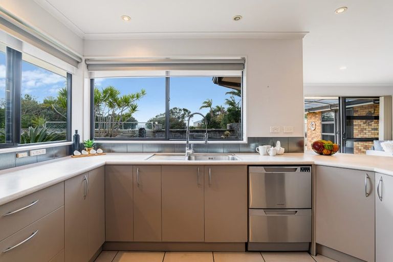 Photo of property in 20 Barbados Way, One Tree Point, 0118