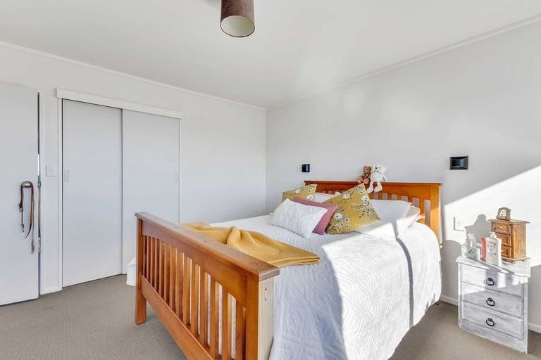 Photo of property in 2/502 Devon Street East, Strandon, New Plymouth, 4312