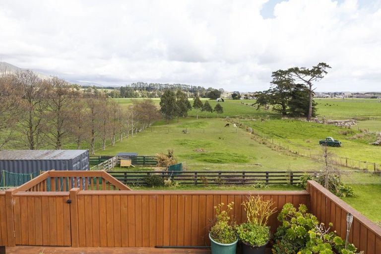 Photo of property in 88 Tokomaru Road East, Tokomaru, Palmerston North, 4474