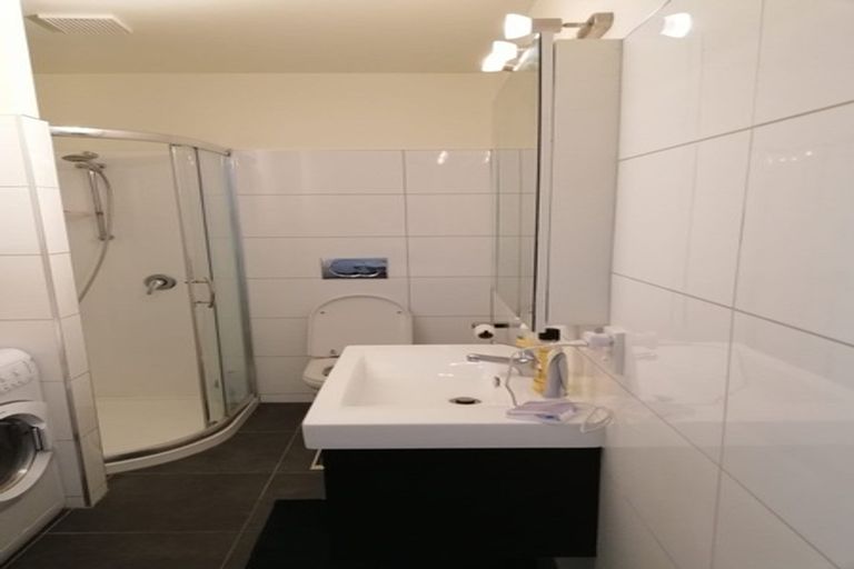 Photo of property in 1/25 Home Street, Mount Victoria, Wellington, 6011