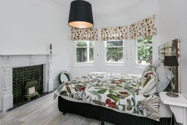 Photo of property in 21 Sealy Road, Bluff Hill, Napier, 4110