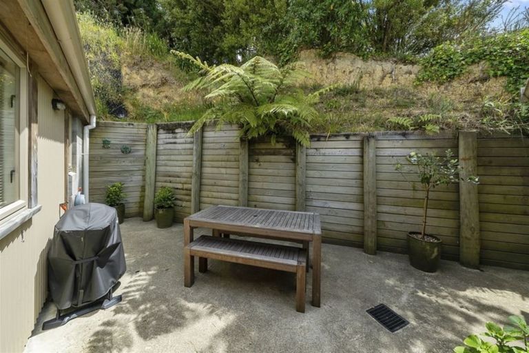 Photo of property in 23 Doris Gordon Crescent, Crofton Downs, Wellington, 6035