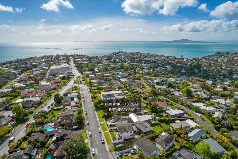 Photo of property in 1/28 Knights Road, Rothesay Bay, Auckland, 0630