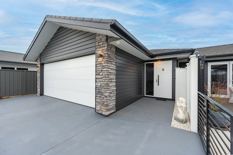 Photo of property in 8 Rakaia Way, Poraiti, Napier, 4112