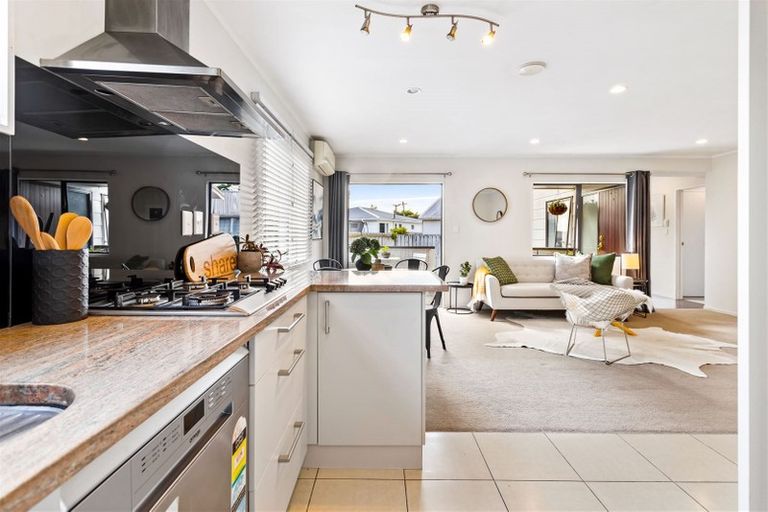 Photo of property in 1/46 Yeovil Road, Te Atatu Peninsula, Auckland, 0610