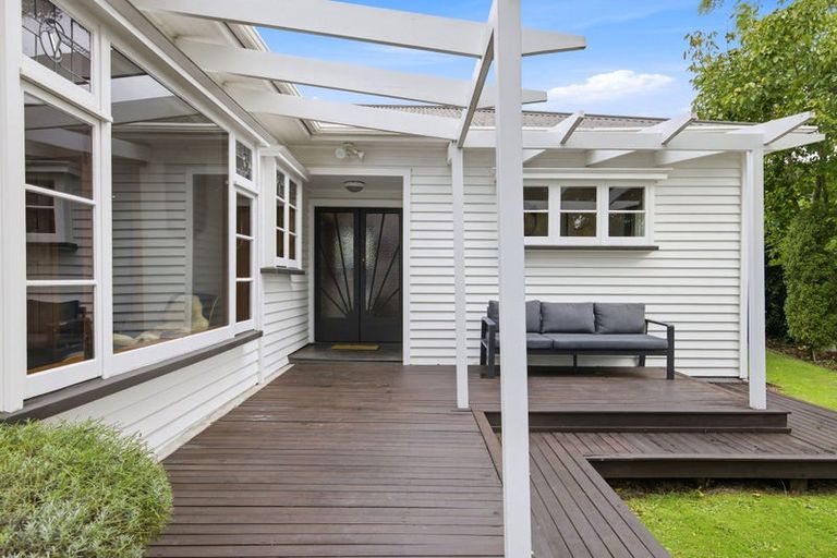 Photo of property in 211 Fifield Terrace, Opawa, Christchurch, 8023