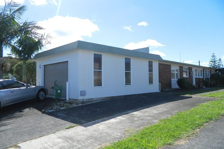 Photo of property in 1/43 Dale Crescent, Pakuranga, Auckland, 2010