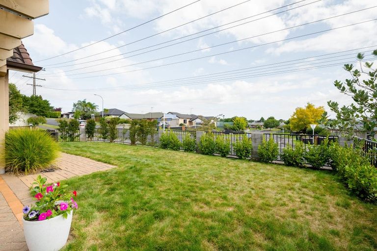 Photo of property in 122 Rototuna Road, Rototuna, Hamilton, 3210