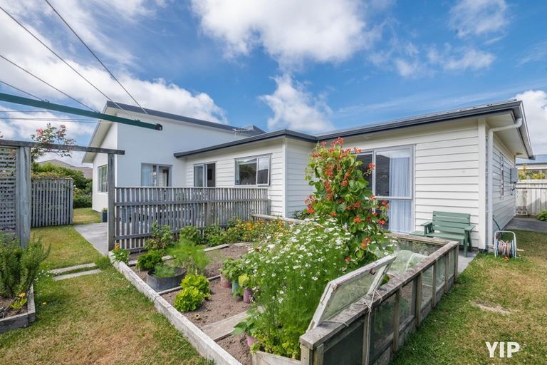 Photo of property in 229 Mark Avenue, Grenada Village, Wellington, 6037