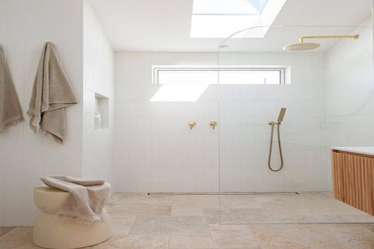 Photo of property in 1/27 Motuora Road, Manly, Whangaparaoa, 0930