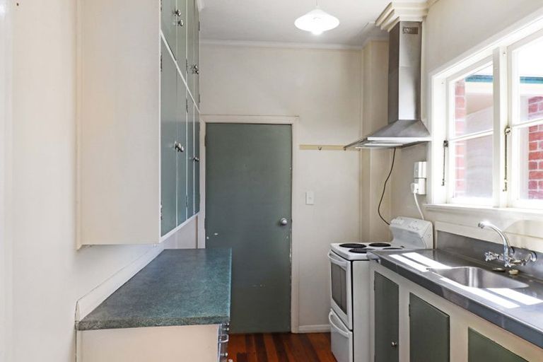 Photo of property in 215 Knights Road, Hutt Central, Lower Hutt, 5011