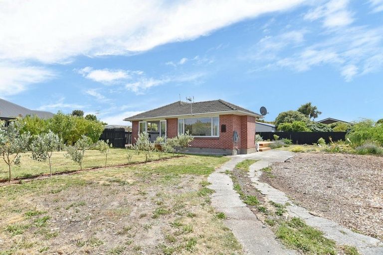 Photo of property in 25 Fairmont Place, Hornby, Christchurch, 8042