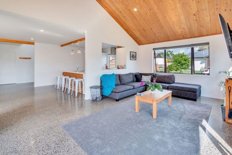 Photo of property in 19 Kawaupaka Road, Kaukapakapa, Helensville, 0875