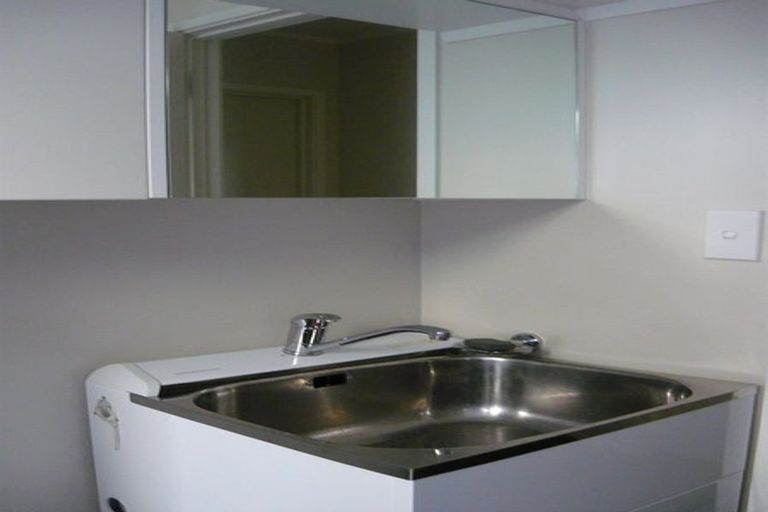 Photo of property in 1/39 Killarney Avenue, Torbay, Auckland, 0630