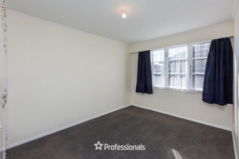 Photo of property in 17 Peck Street, Taita, Lower Hutt, 5011