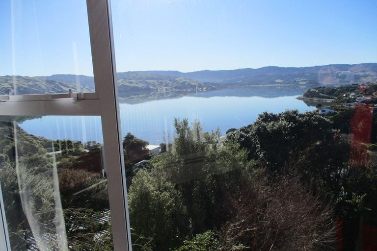 Photo of property in 39 Oak Avenue, Paremata, Porirua, 5024