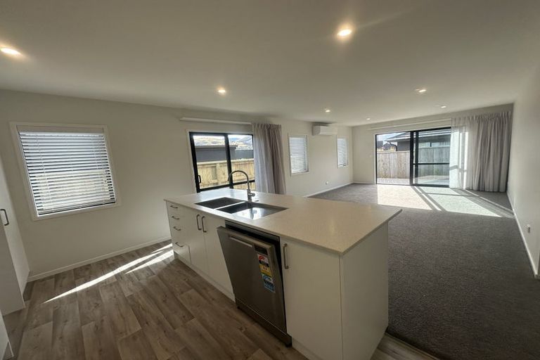 Photo of property in 14 Corriedale Road, Jacks Point, 9371