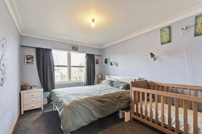 Photo of property in 16 Trentham Road, Papakura, 2110