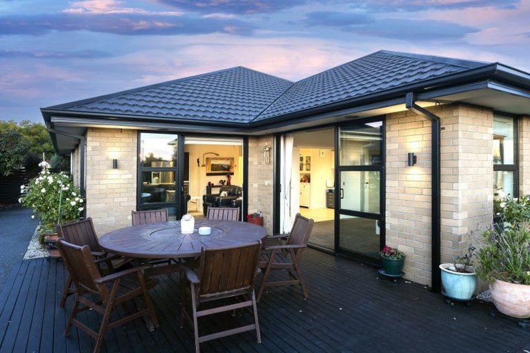 Photo of property in 39 Te Whenu Crescent, Marshland, Christchurch, 8083