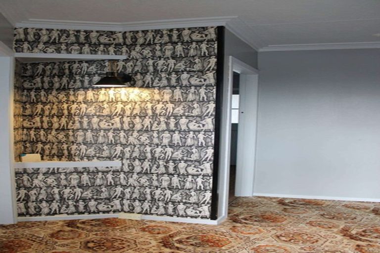 Photo of property in 18 Kilmarnock Street, Wallacetown, 9816