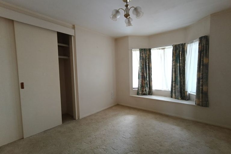 Photo of property in 2/62 Tonar Street, Northcote, Auckland, 0627