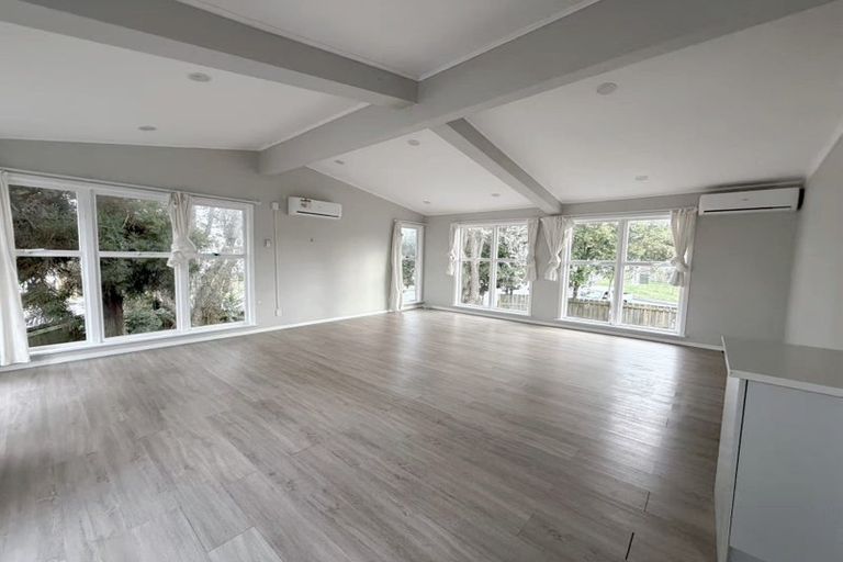 Photo of property in 16 Helena Street, Massey, Auckland, 0614