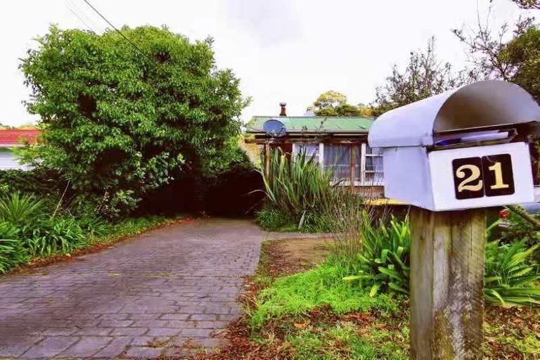 Photo of property in 21 Schnapper Rock Road, Greenhithe, Auckland, 0632