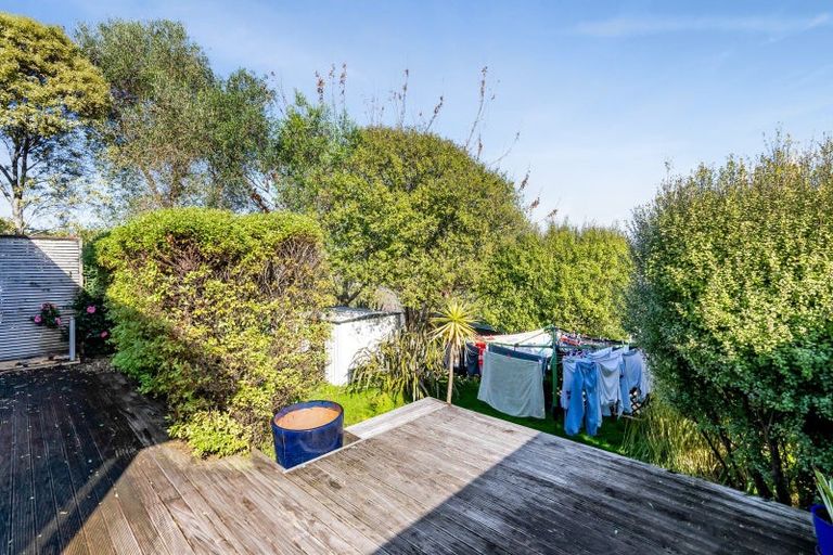 Photo of property in 2 Awanui Street, Merrilands, New Plymouth, 4312