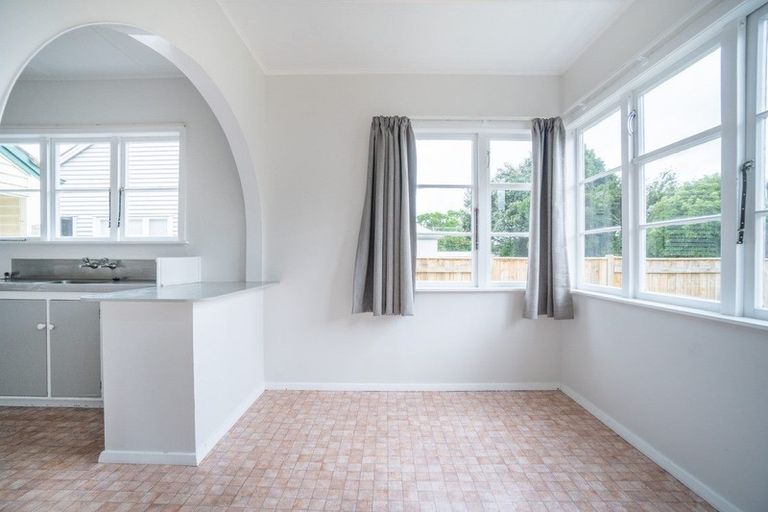 Photo of property in 6 Rangiora Avenue, Roslyn, Palmerston North, 4414