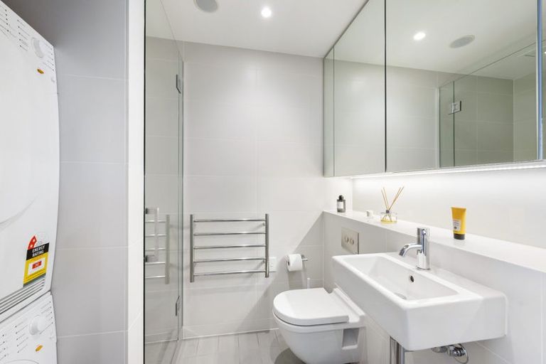 Photo of property in Clyde Quay Wharf, 2a/3 Clyde Quay Wharf, Te Aro, Wellington, 6011