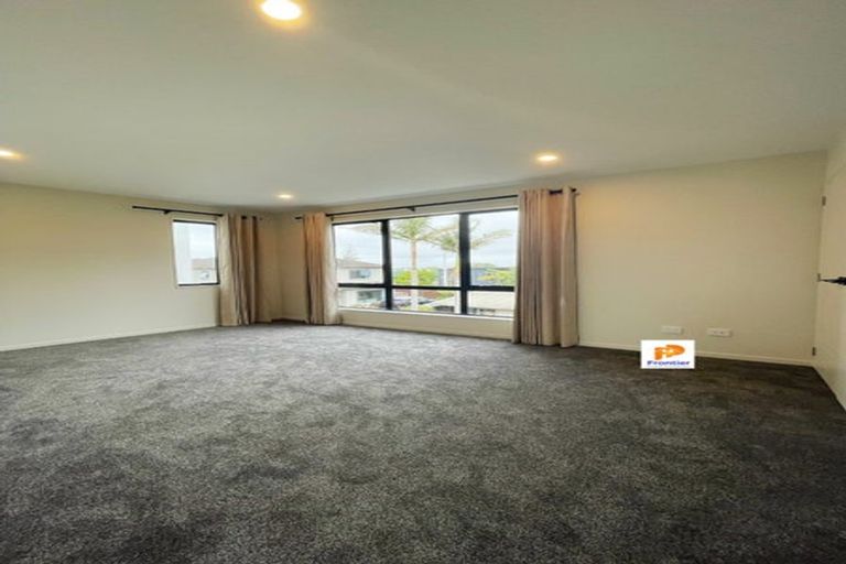 Photo of property in 44 William Souter Street, Forrest Hill, Auckland, 0620