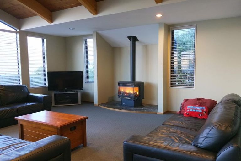 Photo of property in 1-3/1 Matakauri Place, Fernhill, Queenstown, 9300