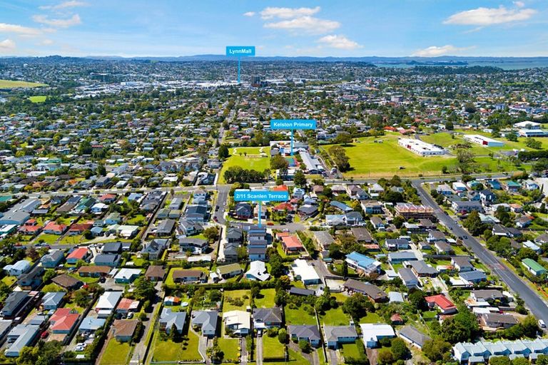 Photo of property in 2/11 Scanlen Terrace, Kelston, Auckland, 0602